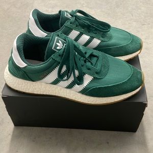 Adidas sneaker green 9.5